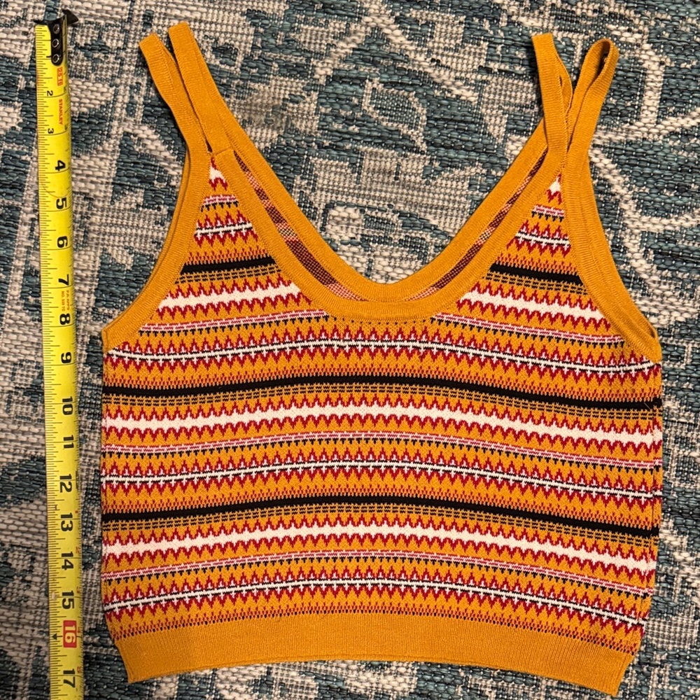Multicolor Knit Patterned Crop Top - Picture 2 of 2